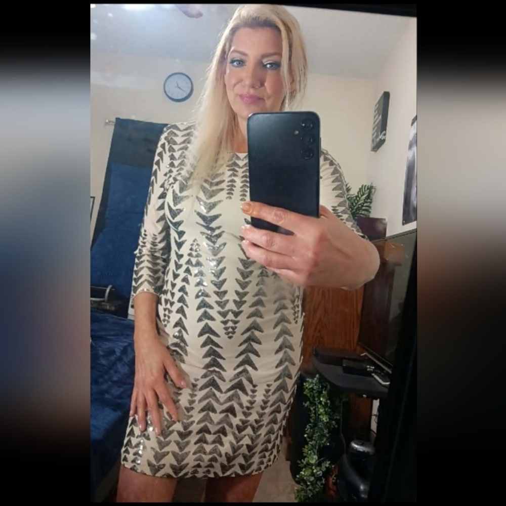 Chic Sequin Arrow Pattern Dress - image 1